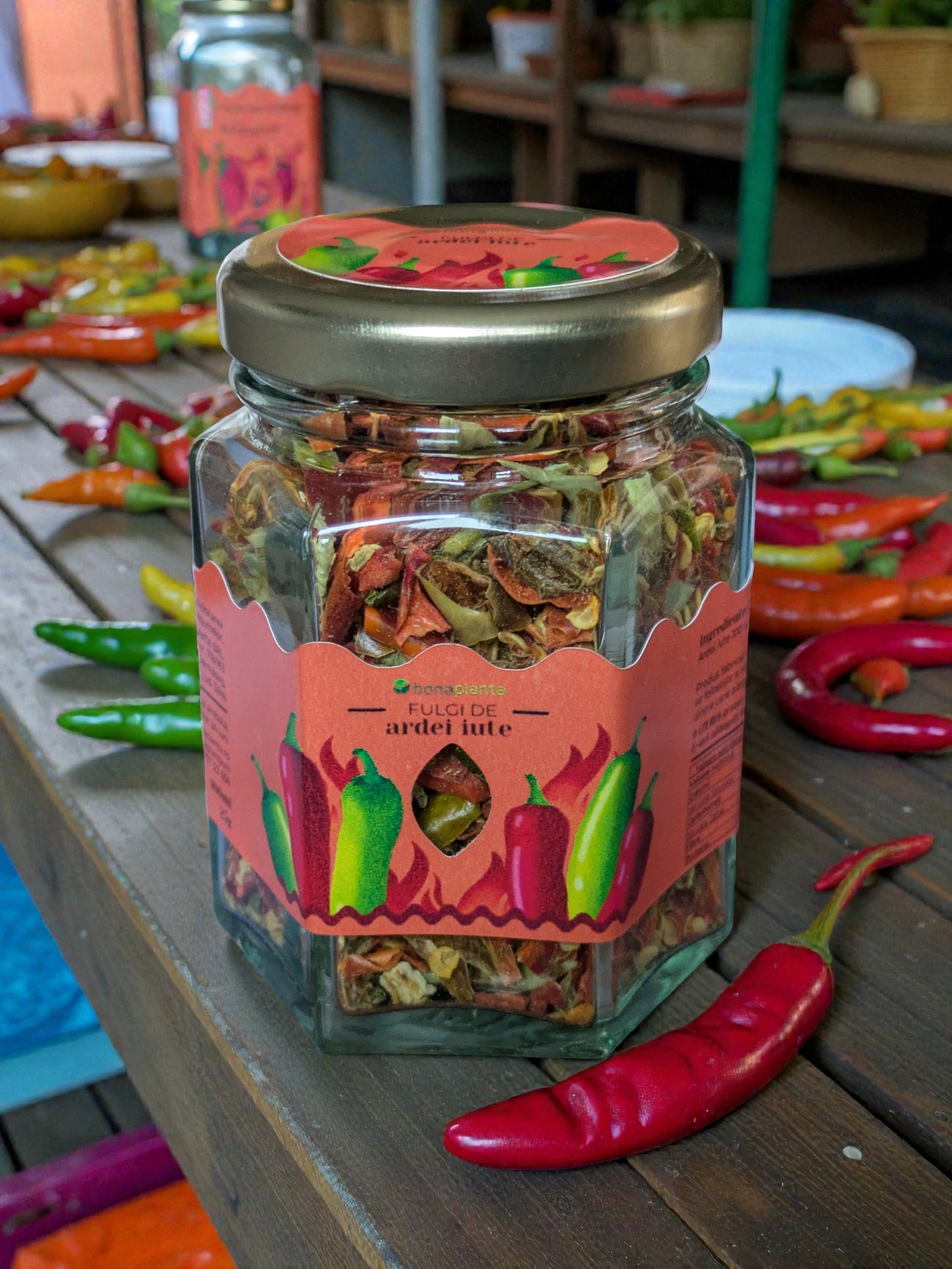 Fulgi de ardei iute (100 % natural)  Fără sare, zahăr, aditivi, E-uri adăugați